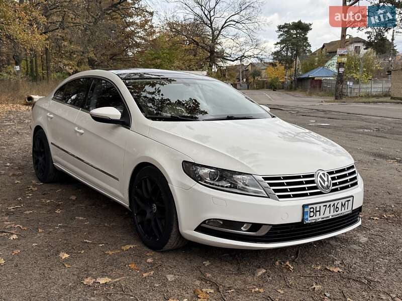 Купе Volkswagen CC / Passat CC 2012 в Києві