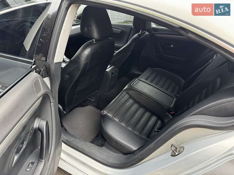 Купе Volkswagen CC / Passat CC 2011 в Киеве