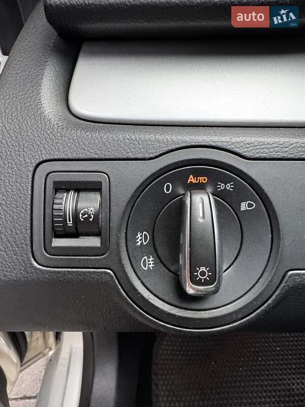 Купе Volkswagen CC / Passat CC 2011 в Киеве