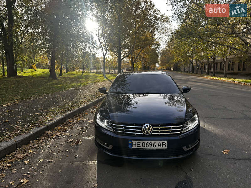 Купе Volkswagen CC / Passat CC 2012 в Миколаєві