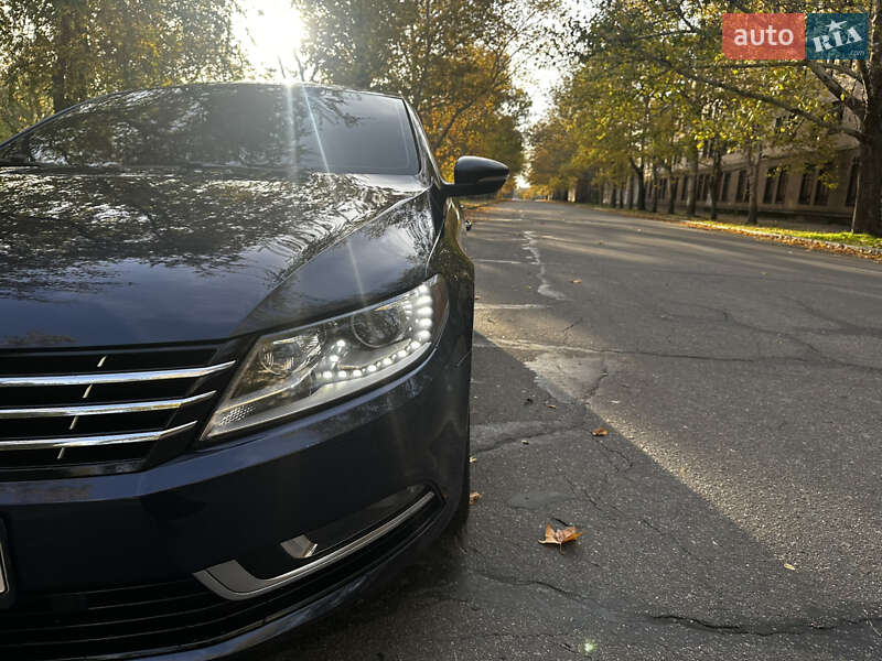 Купе Volkswagen CC / Passat CC 2012 в Миколаєві