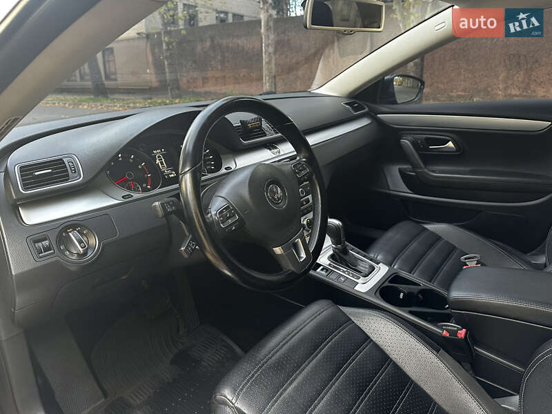 Купе Volkswagen CC / Passat CC 2012 в Миколаєві