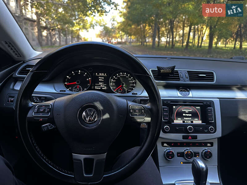 Купе Volkswagen CC / Passat CC 2012 в Миколаєві