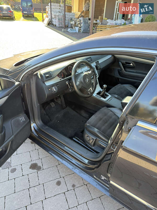 Купе Volkswagen CC / Passat CC 2009 в Косове