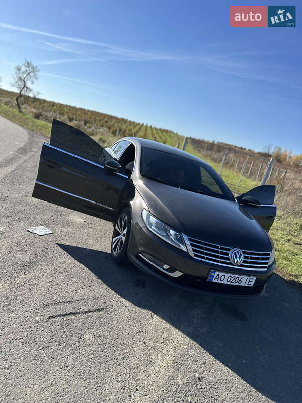 Купе Volkswagen CC / Passat CC 2012 в Іршаві