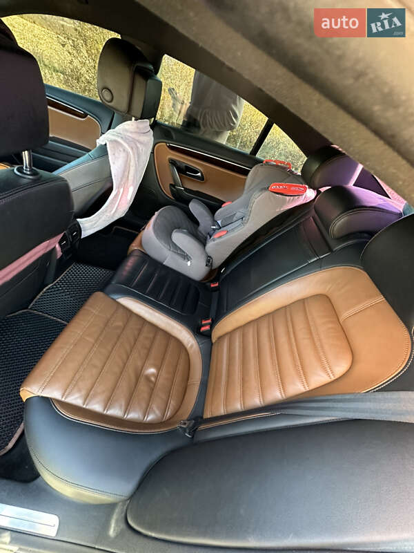 Купе Volkswagen CC / Passat CC 2012 в Іршаві