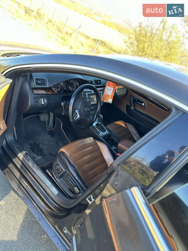 Купе Volkswagen CC / Passat CC 2012 в Іршаві