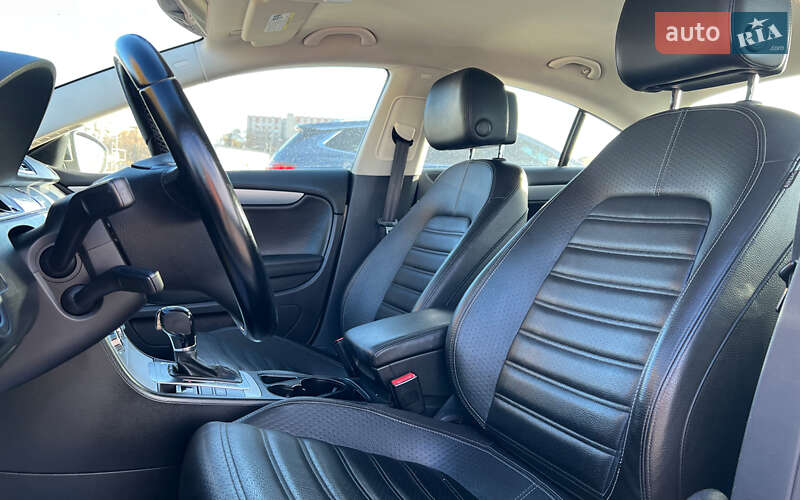 Купе Volkswagen CC / Passat CC 2012 в Львове