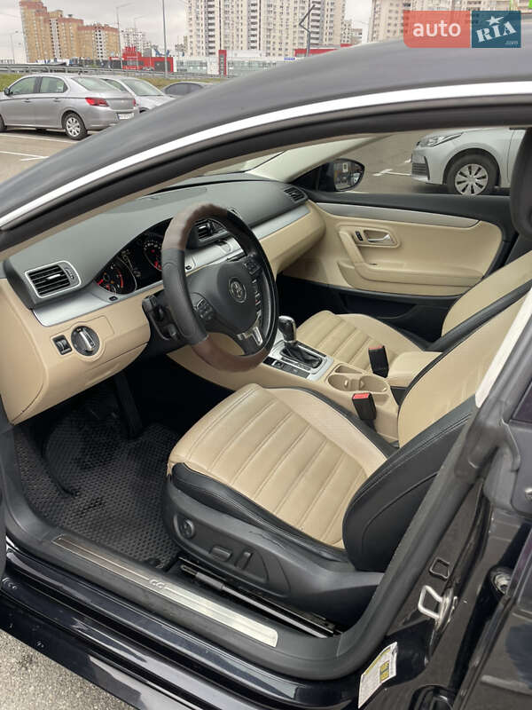 Купе Volkswagen CC / Passat CC 2012 в Києві