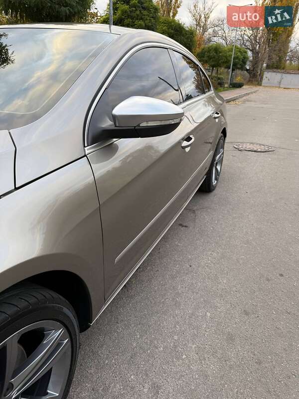 Купе Volkswagen CC / Passat CC 2009 в Кременчуге