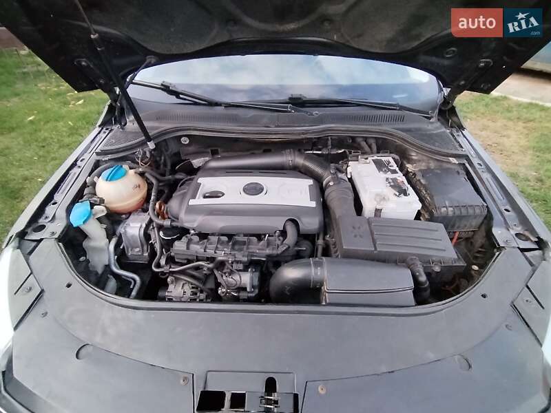 Купе Volkswagen CC / Passat CC 2011 в Полтаве