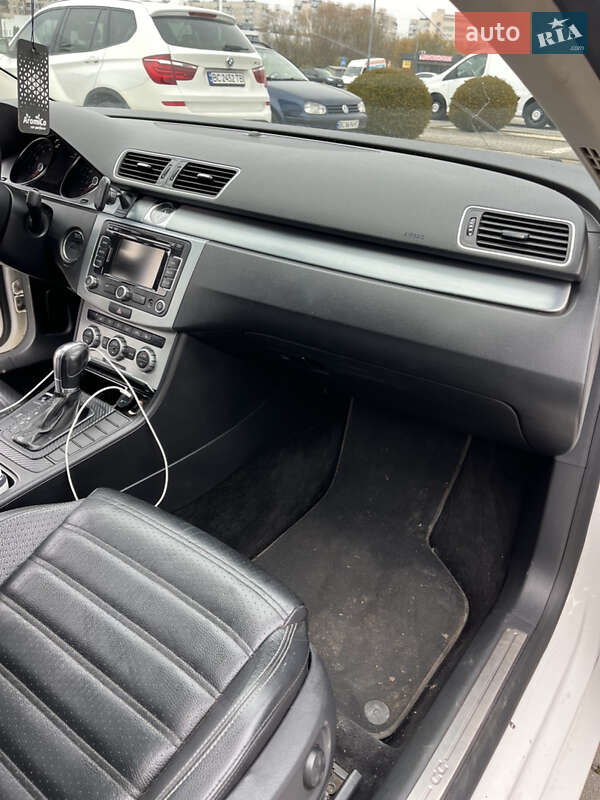 Купе Volkswagen CC / Passat CC 2012 в Львові