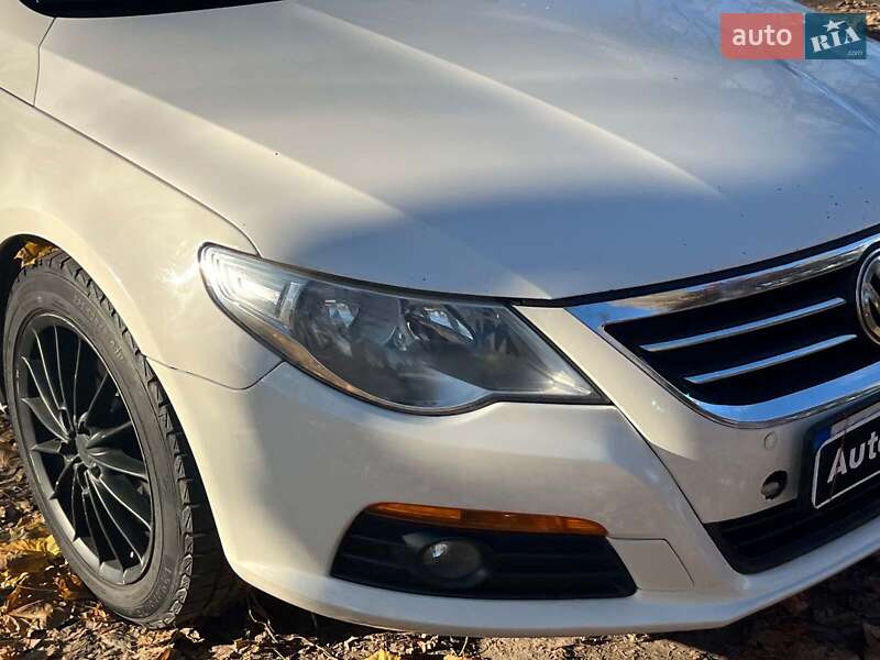 Купе Volkswagen CC / Passat CC 2009 в Києві