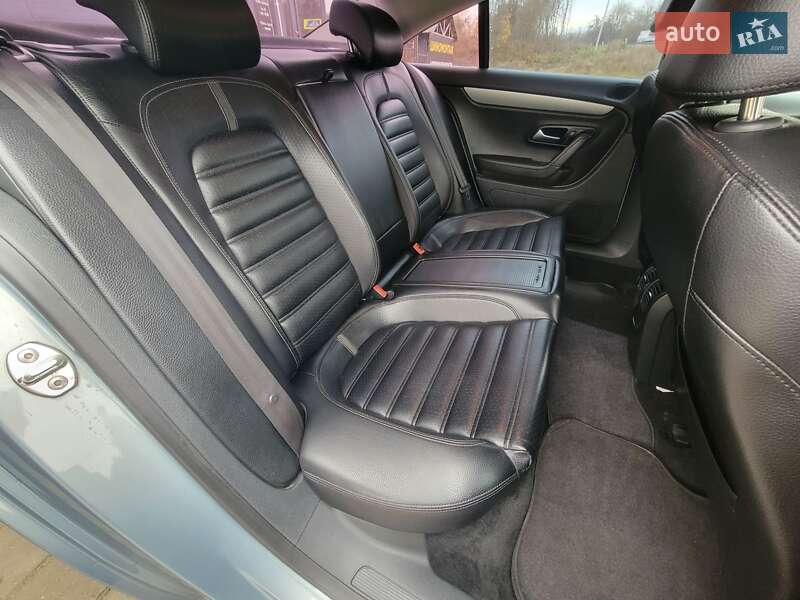 Купе Volkswagen CC / Passat CC 2011 в Дублянах