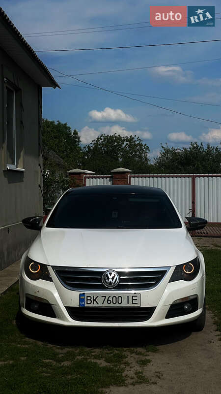 Купе Volkswagen CC / Passat CC 2011 в Сарнах