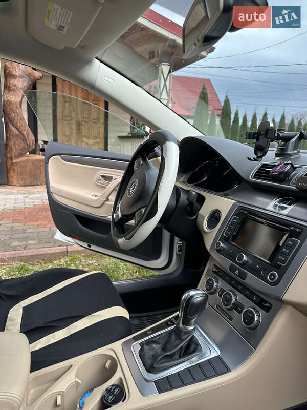 Купе Volkswagen CC / Passat CC 2012 в Микуличине