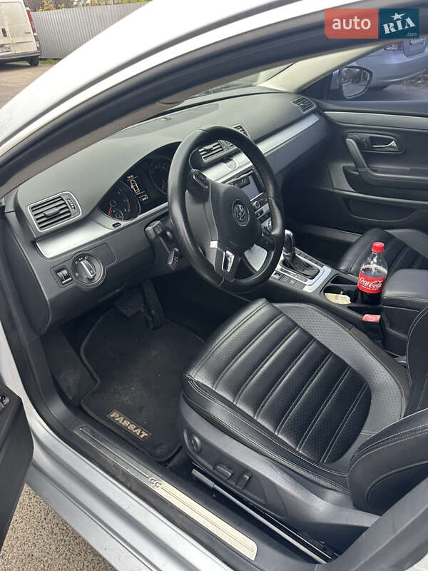 Купе Volkswagen CC / Passat CC 2012 в Києві