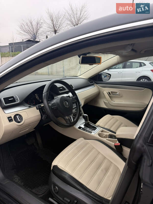 Купе Volkswagen CC / Passat CC 2011 в Киеве