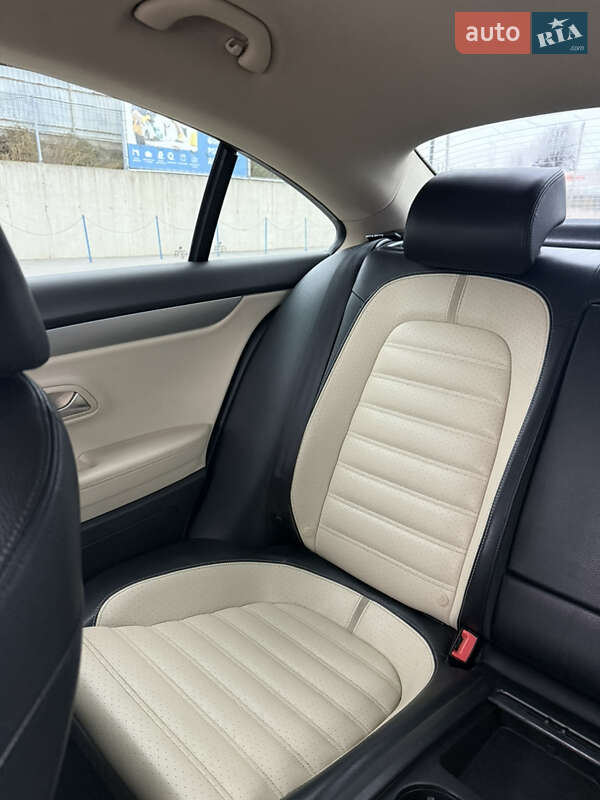 Купе Volkswagen CC / Passat CC 2011 в Киеве