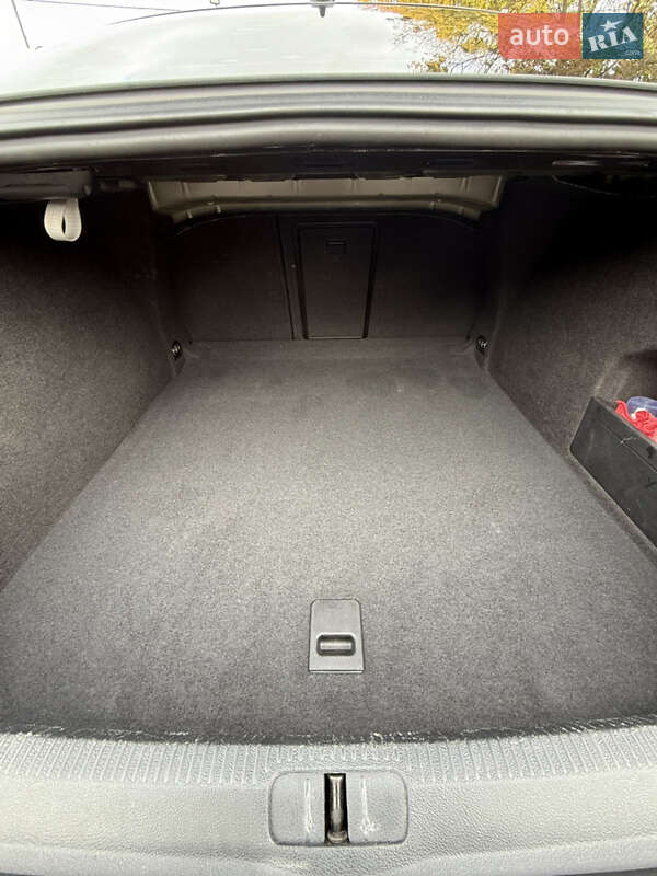 Купе Volkswagen CC / Passat CC 2011 в Киеве