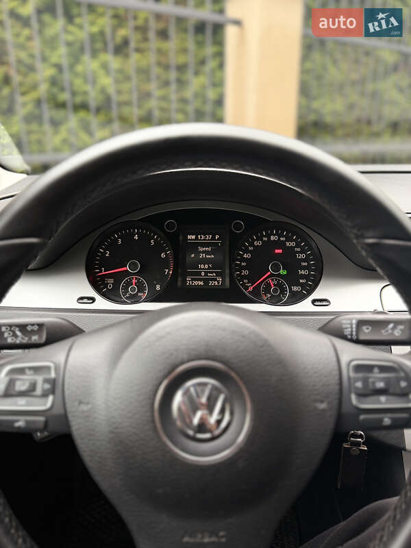 Купе Volkswagen CC / Passat CC 2009 в Василькові