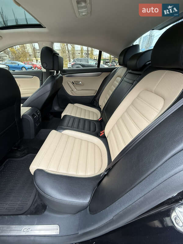 Купе Volkswagen CC / Passat CC 2012 в Киеве