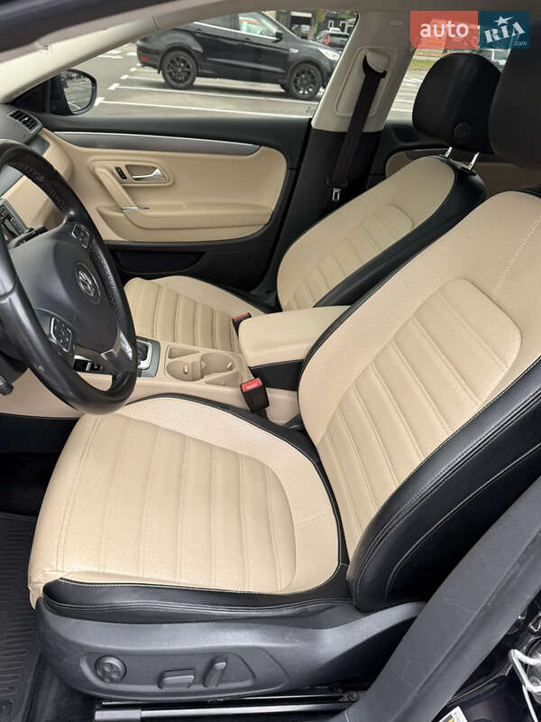 Купе Volkswagen CC / Passat CC 2012 в Киеве
