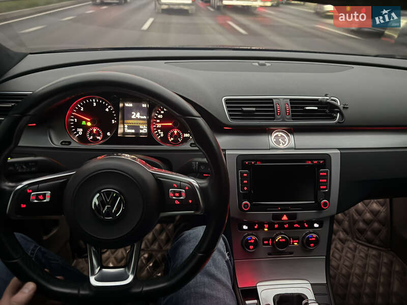 Купе Volkswagen CC / Passat CC 2015 в Киеве