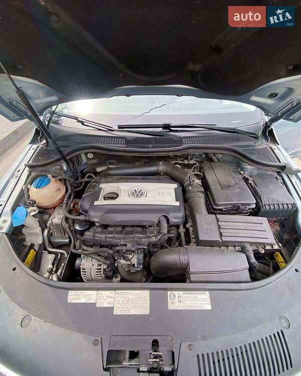 Купе Volkswagen CC / Passat CC 2012 в Чернівцях