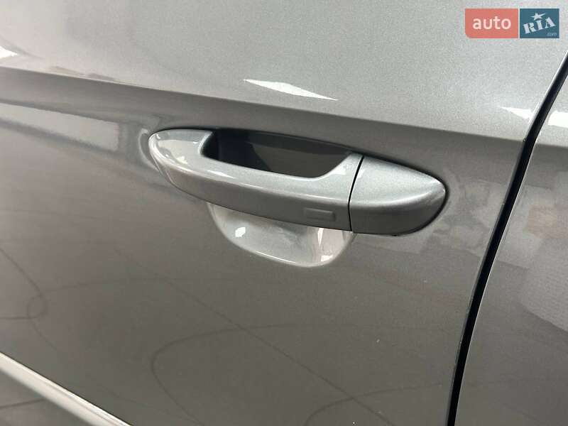 Купе Volkswagen CC / Passat CC 2016 в Києві фото 10 Купе Volkswagen CC / Passat CC 2016 в Києві