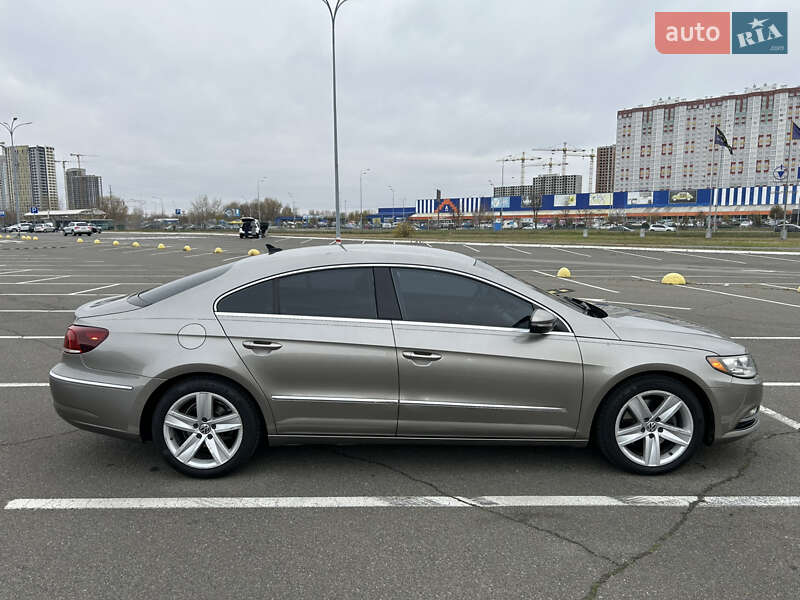 Купе Volkswagen CC / Passat CC 2012 в Києві