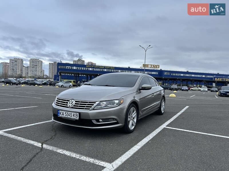 Купе Volkswagen CC / Passat CC 2012 в Києві