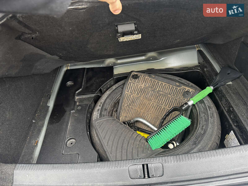 Купе Volkswagen CC / Passat CC 2012 в Киеве