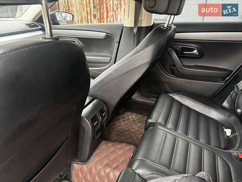 Купе Volkswagen CC / Passat CC 2012 в Киеве