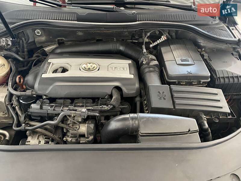 Купе Volkswagen CC / Passat CC 2011 в Львове