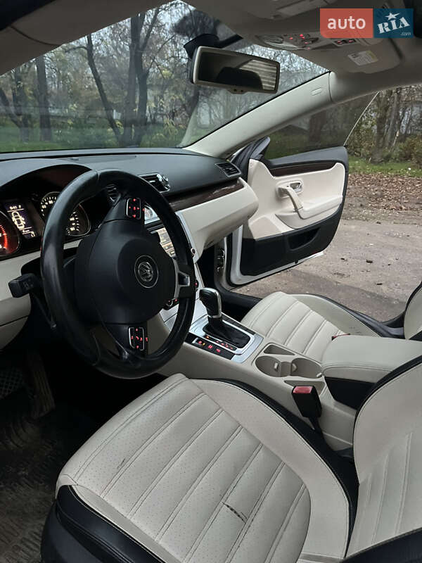Купе Volkswagen CC / Passat CC 2011 в Белгороде-Днестровском