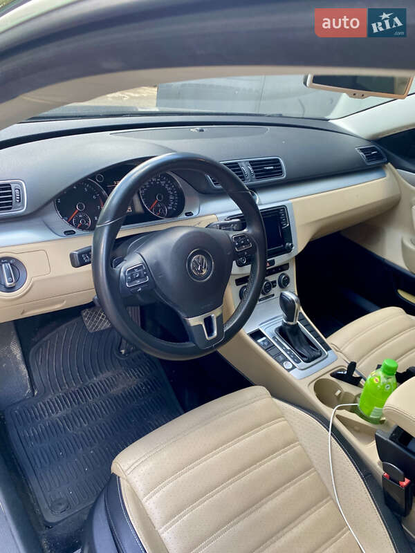Купе Volkswagen CC / Passat CC 2016 в Киеве