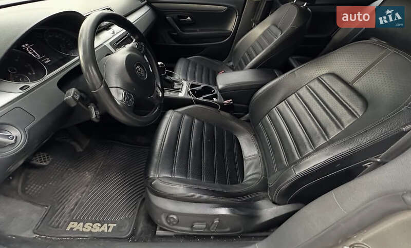 Купе Volkswagen CC / Passat CC 2011 в Кам'янському