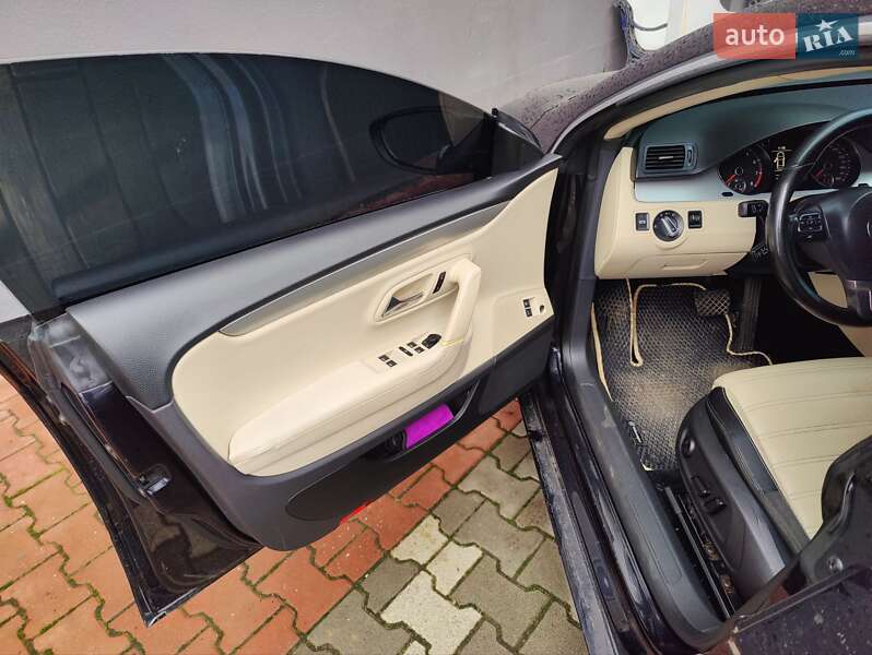 Купе Volkswagen CC / Passat CC 2009 в Чернівцях