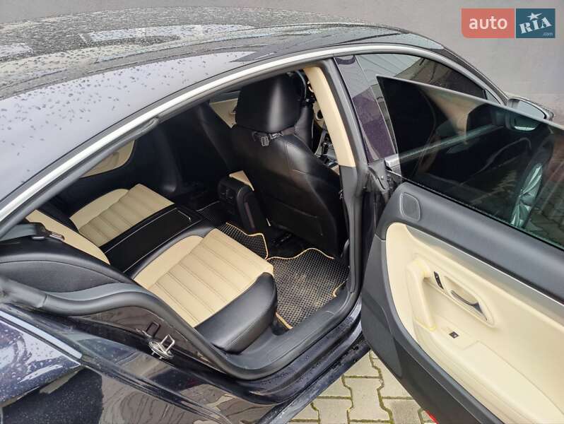 Купе Volkswagen CC / Passat CC 2009 в Чернівцях