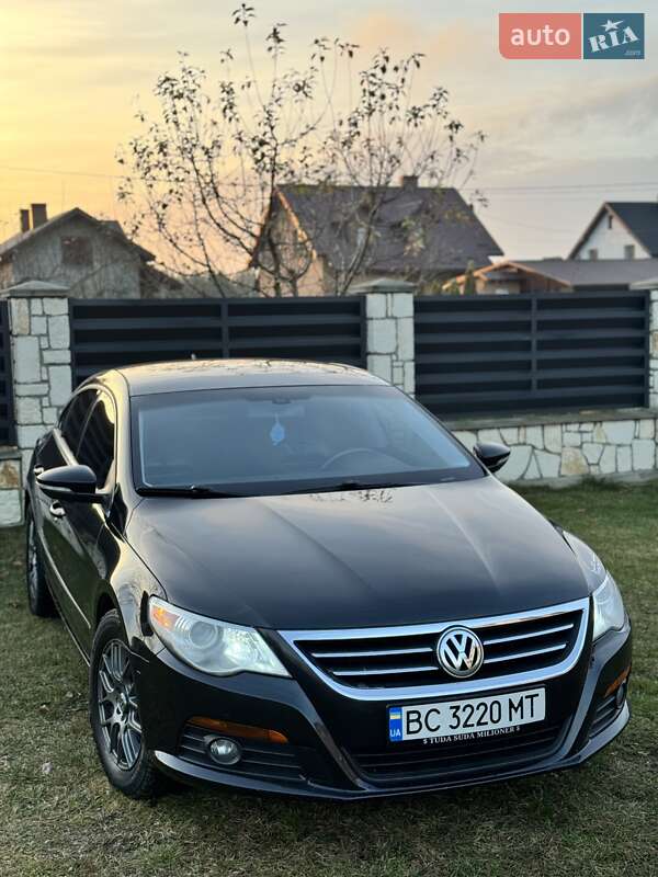 Купе Volkswagen CC / Passat CC 2010 в Львові