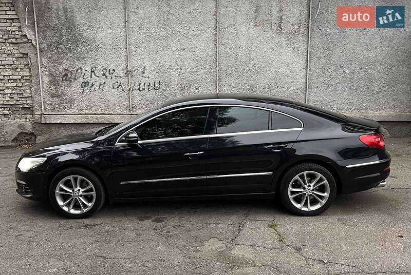 Купе Volkswagen CC / Passat CC 2011 в Києві