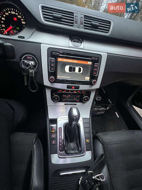 Купе Volkswagen CC / Passat CC 2011 в Києві