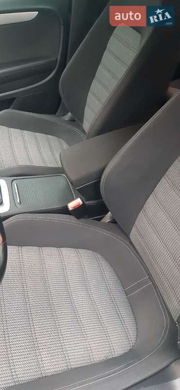 Купе Volkswagen CC / Passat CC 2010 в Чернігові