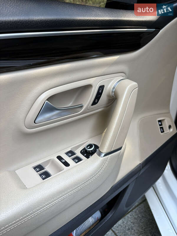 Купе Volkswagen CC / Passat CC 2014 в Києві