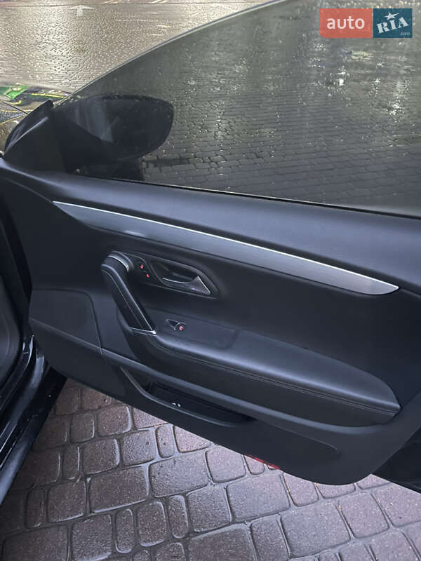 Купе Volkswagen CC / Passat CC 2009 в Києві