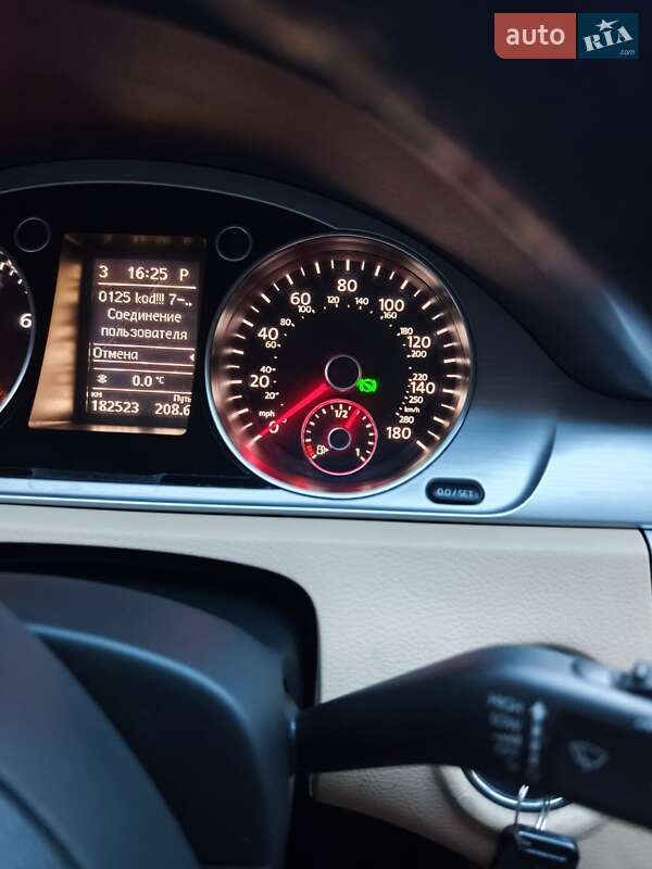 Купе Volkswagen CC / Passat CC 2013 в Львові