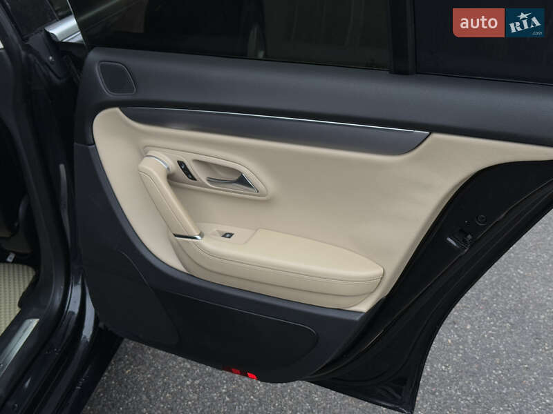 Купе Volkswagen CC / Passat CC 2012 в Тернополі