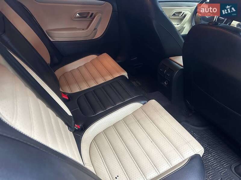 Купе Volkswagen CC / Passat CC 2013 в Черновцах