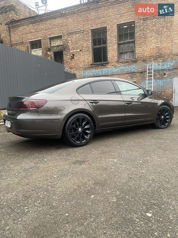 Купе Volkswagen CC / Passat CC 2012 в Киеве